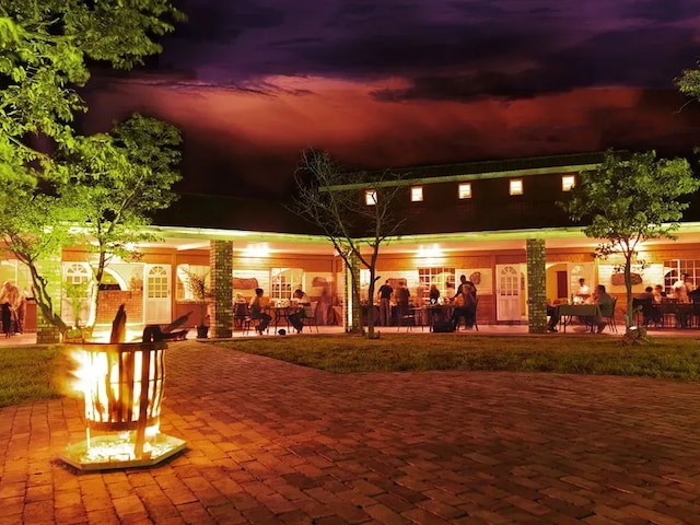 Damara Mopana Lodge